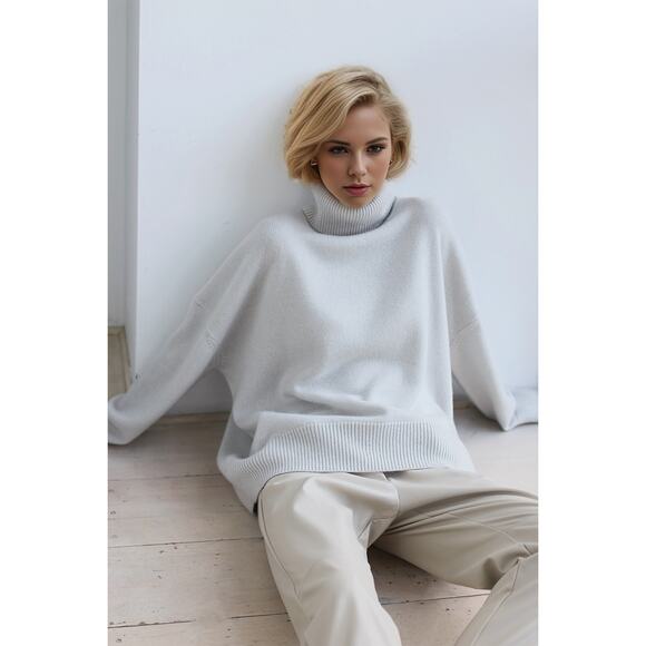 Effortless Turtleneck Sweater - Picture 2 of 4
